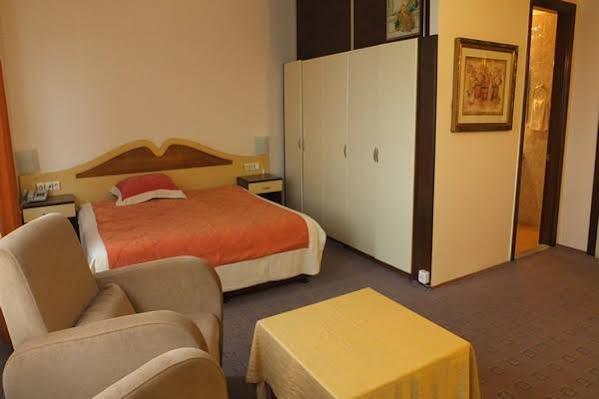 Hotel Delta Yss Гебзе Экстерьер фото